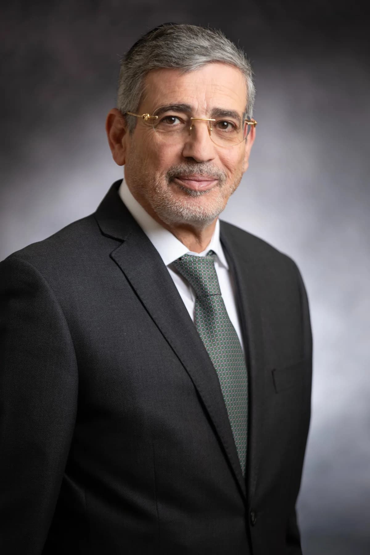 Headshots for senior executives — when you lead a company, your photo leads the story — Sharon Gabay, headshot photographer