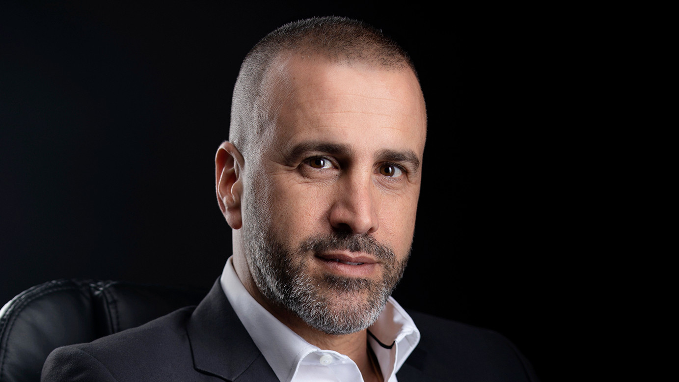 צילום תדמית לרואי חשבון ויועצי השקעות — כשהלקוח מפקיד בידיך את הכסף שלו — שרון גבאי, צלם תדמית