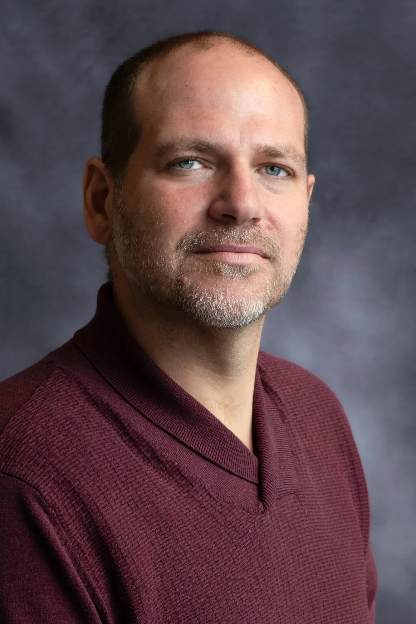 Why you don't look good in photos — and how a professional headshot photographer solves it — Sharon Gabay, headshot photographer