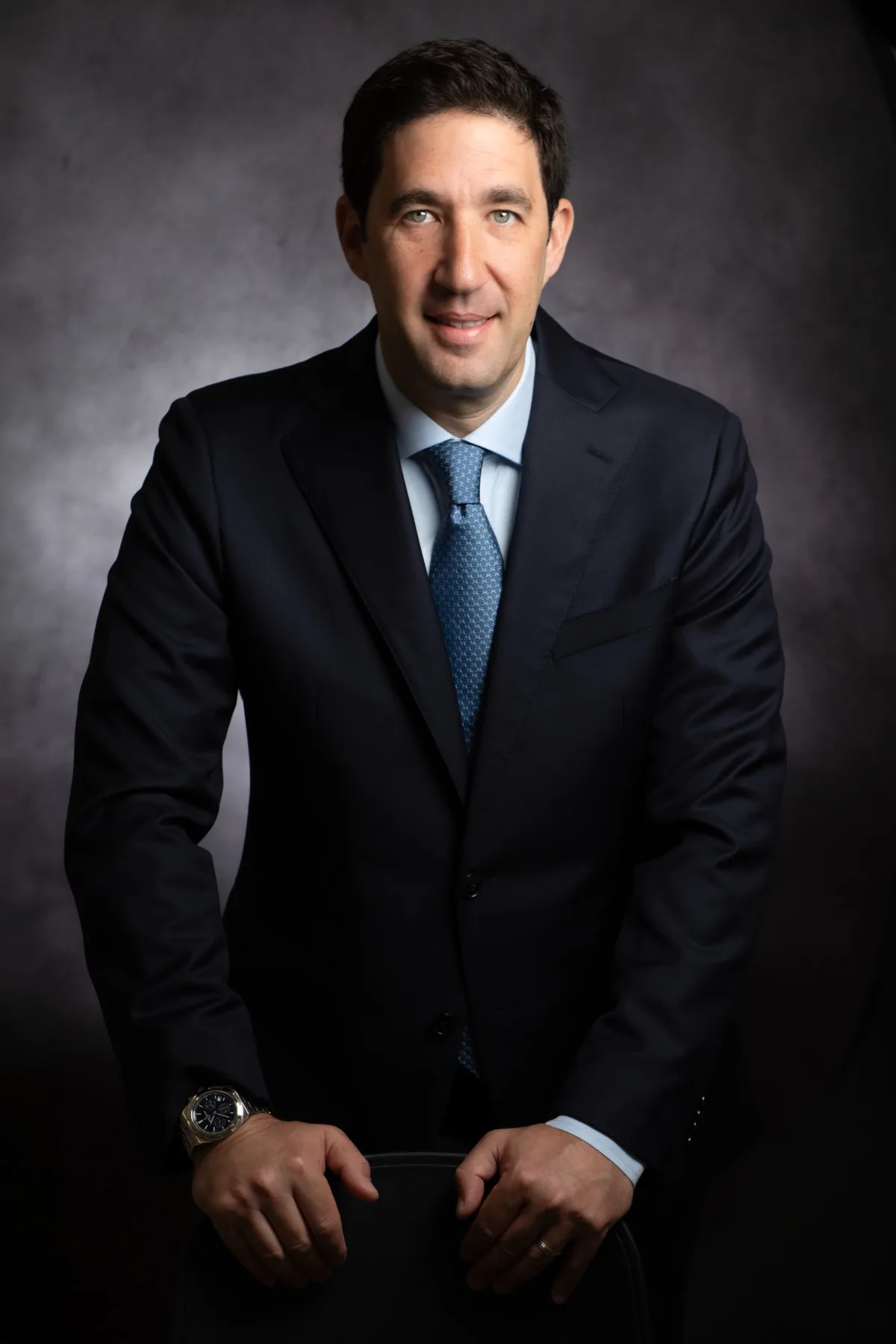 AI headshots vs. a professional photographer, a real business portrait — Sharon Gabay