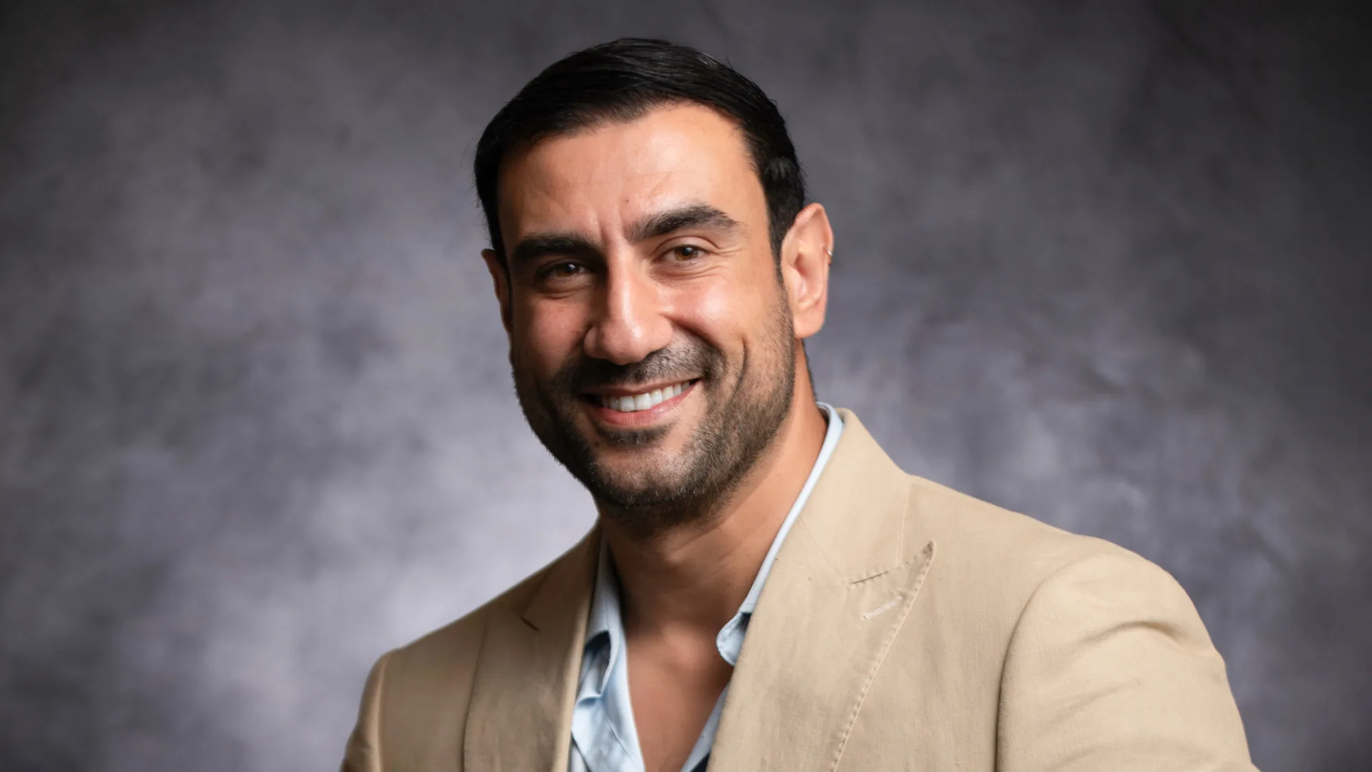 LinkedIn headshot photography | a professional profile photo | Sharon Gabay — Sharon Gabay, headshot photographer